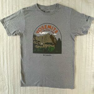 Columbia Gray Yosemite Graphic T-Shirt Small